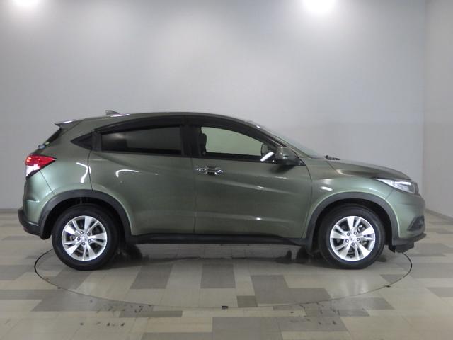 ヴェゼル Ｘ・ホンダセンシング　禁煙　ワンオーナー　追突軽減ブレーキ　サイドエアバッグ　８型ナビ　リアカメラ　Ｂｌｕｅｔｏｏｔｈ　フルセグ　ＤＶＤ再生　ＵＳＢ再生　スマートキー　ＬＥＤヘッドライト　衝突安全ボディ　Ｒカメラ　盗難防止（18枚目）