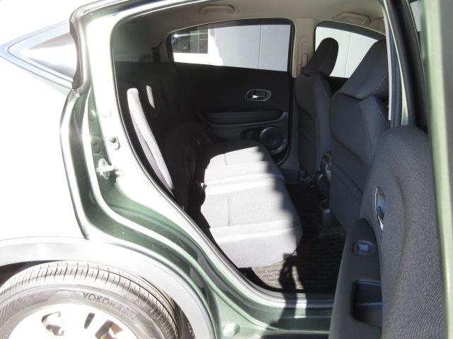 ヴェゼル Ｘ・ホンダセンシング　禁煙　ワンオーナー　追突軽減ブレーキ　サイドエアバッグ　８型ナビ　リアカメラ　Ｂｌｕｅｔｏｏｔｈ　フルセグ　ＤＶＤ再生　ＵＳＢ再生　スマートキー　ＬＥＤヘッドライト　衝突安全ボディ　Ｒカメラ　盗難防止（27枚目）