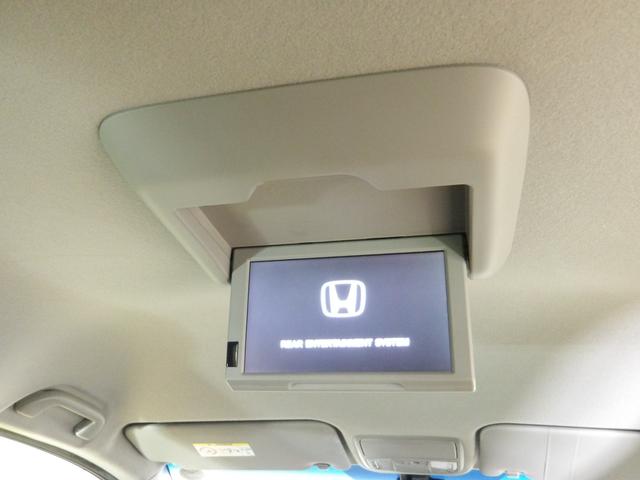 ステップワゴンスパーダ スパーダホンダセンシング　リア席モニター　禁煙　ワンオーナー　追突軽減ブレーキ　サイドエアバッグ　マルチビューカメラ　ナビ　ＨＤＭＩ　ＵＳＢ接続　Ｂｌｕｅｔｏｏｔｈ　ＤＶＤ再生　両パワースライド　パドルシフト　ドアバイザー（2枚目）