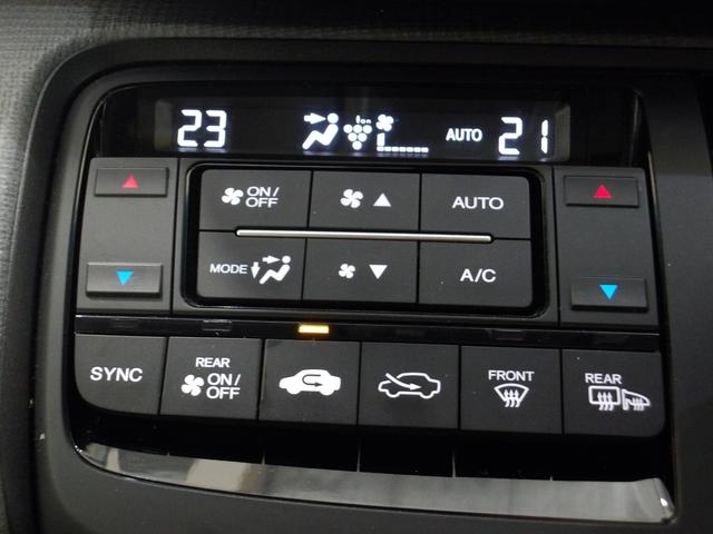 ステップワゴンスパーダ スパーダホンダセンシング　リア席モニター　禁煙　ワンオーナー　追突軽減ブレーキ　サイドエアバッグ　マルチビューカメラ　ナビ　ＨＤＭＩ　ＵＳＢ接続　Ｂｌｕｅｔｏｏｔｈ　ＤＶＤ再生　両パワースライド　パドルシフト　ドアバイザー（12枚目）