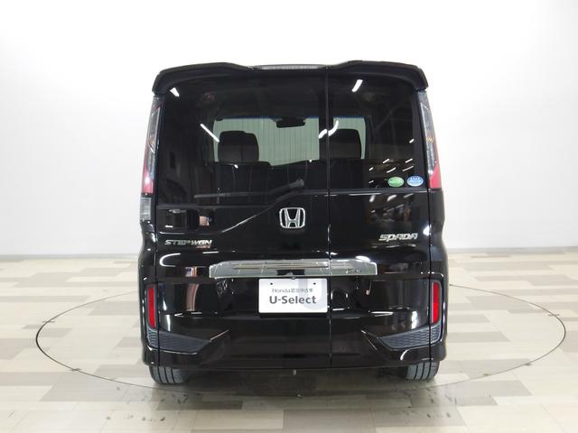ステップワゴンスパーダ スパーダホンダセンシング　リア席モニター　禁煙　ワンオーナー　追突軽減ブレーキ　サイドエアバッグ　マルチビューカメラ　ナビ　ＨＤＭＩ　ＵＳＢ接続　Ｂｌｕｅｔｏｏｔｈ　ＤＶＤ再生　両パワースライド　パドルシフト　ドアバイザー（17枚目）