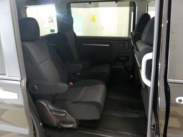 ステップワゴンスパーダ スパーダホンダセンシング　リア席モニター　禁煙　ワンオーナー　追突軽減ブレーキ　サイドエアバッグ　マルチビューカメラ　ナビ　ＨＤＭＩ　ＵＳＢ接続　Ｂｌｕｅｔｏｏｔｈ　ＤＶＤ再生　両パワースライド　パドルシフト　ドアバイザー（24枚目）