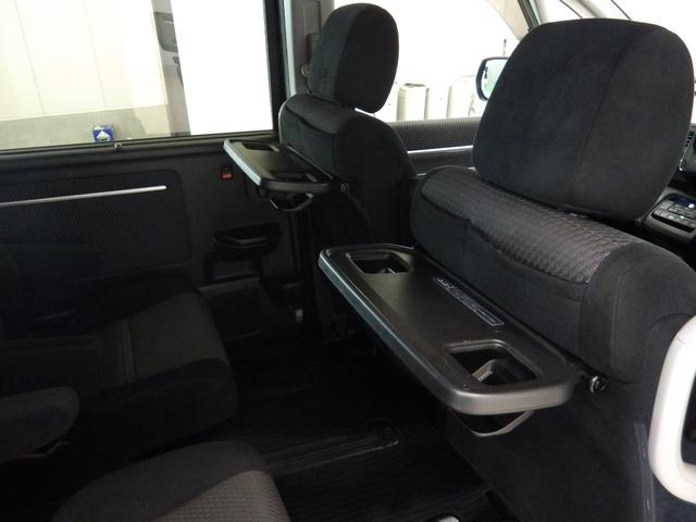 ステップワゴンスパーダ スパーダホンダセンシング　リア席モニター　禁煙　ワンオーナー　追突軽減ブレーキ　サイドエアバッグ　マルチビューカメラ　ナビ　ＨＤＭＩ　ＵＳＢ接続　Ｂｌｕｅｔｏｏｔｈ　ＤＶＤ再生　両パワースライド　パドルシフト　ドアバイザー（25枚目）