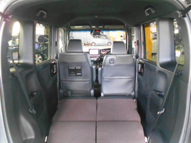 N-BOXカスタム G・EXターボホンダセンシング 禁煙 ターボ 追突軽減ブレーキ サイドエアバッグ ナビ リアカメラ ミュージックラック Bluetooth フルセグ USB接続 DVD再生 スマートキー 両パワースライド パドルシフト ドアバイザー(31枚目)