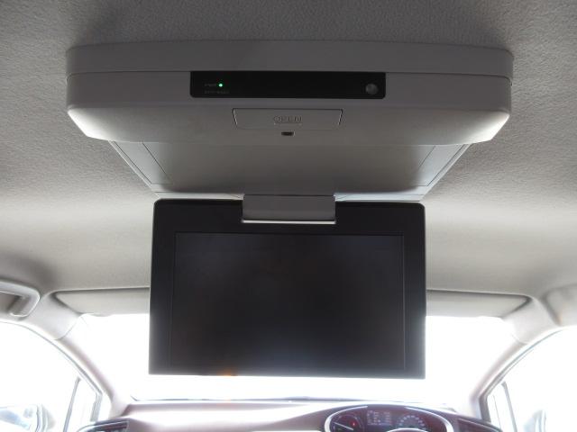 ���A�ȃ��j�^�[�i�t���b�v�_�E�����j�^�[�j�����I�i�r�Q�[�V�����Ƒg�ݍ��킹�邱�ƂŁA���s���ł���Ȃł͒n��f�W�^���s�u������c�u�c�r�f�I�Ȃǂ̉f�����y���߂܂��B