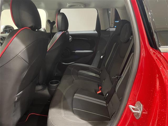 ＭＩＮＩ クーパーＳ　ペッパーＰＫＧ　前席ＣＡＢＡＮＡシートカバー　ＬＣＩモデル　ジョンクーパーワークスステアリング　純正ナビ　Ｂｌｕｅｔｏｏｔｈ　バックカメラ　カロッツェリアフルセグＴＶキット　インテリジェントセーフティ（5枚目）