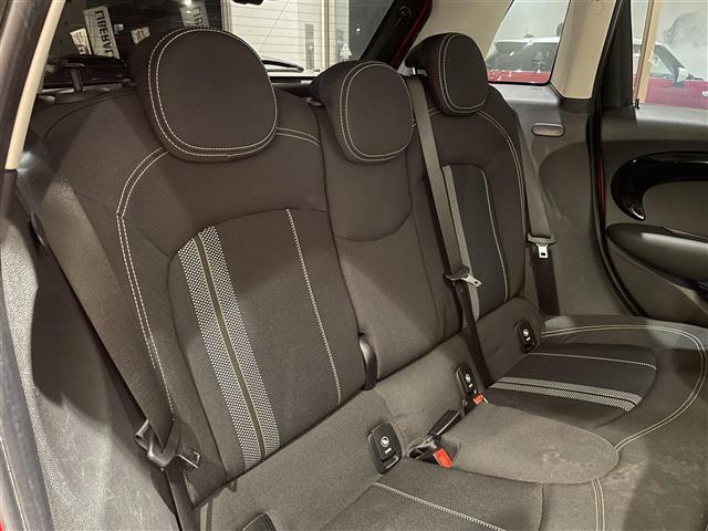 ＭＩＮＩ クーパーＳ　ペッパーＰＫＧ　前席ＣＡＢＡＮＡシートカバー　ＬＣＩモデル　ジョンクーパーワークスステアリング　純正ナビ　Ｂｌｕｅｔｏｏｔｈ　バックカメラ　カロッツェリアフルセグＴＶキット　インテリジェントセーフティ（13枚目）