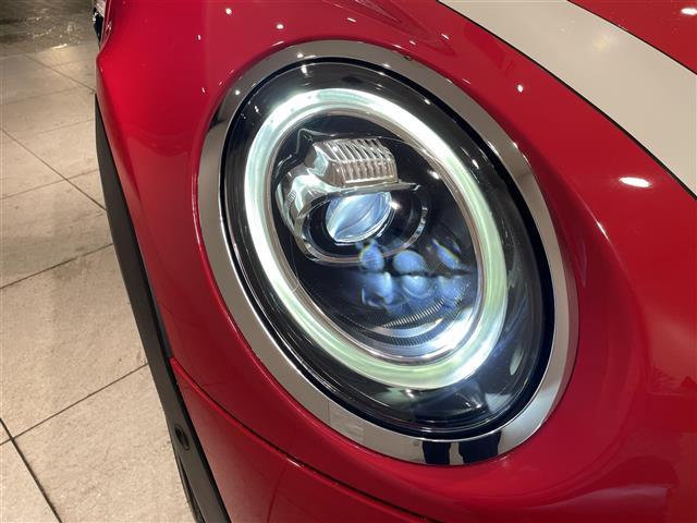 ＭＩＮＩ クーパーＳ　ペッパーＰＫＧ　前席ＣＡＢＡＮＡシートカバー　ＬＣＩモデル　ジョンクーパーワークスステアリング　純正ナビ　Ｂｌｕｅｔｏｏｔｈ　バックカメラ　カロッツェリアフルセグＴＶキット　インテリジェントセーフティ（15枚目）