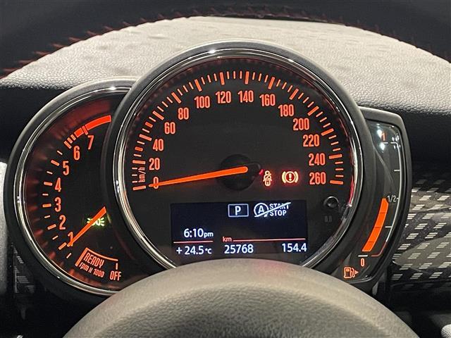 ＭＩＮＩ クーパーＳ　ペッパーＰＫＧ　前席ＣＡＢＡＮＡシートカバー　ＬＣＩモデル　ジョンクーパーワークスステアリング　純正ナビ　Ｂｌｕｅｔｏｏｔｈ　バックカメラ　カロッツェリアフルセグＴＶキット　インテリジェントセーフティ（25枚目）