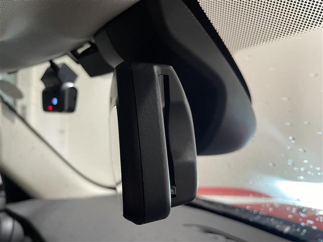 ＭＩＮＩ クーパーＳ　ペッパーＰＫＧ　前席ＣＡＢＡＮＡシートカバー　ＬＣＩモデル　ジョンクーパーワークスステアリング　純正ナビ　Ｂｌｕｅｔｏｏｔｈ　バックカメラ　カロッツェリアフルセグＴＶキット　インテリジェントセーフティ（40枚目）