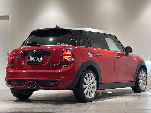 ＭＩＮＩ クーパーＳ　ペッパーＰＫＧ　前席ＣＡＢＡＮＡシートカバー　ＬＣＩモデル　ジョンクーパーワークスステアリング　純正ナビ　Ｂｌｕｅｔｏｏｔｈ　バックカメラ　カロッツェリアフルセグＴＶキット　インテリジェントセーフティ（43枚目）