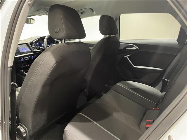 A1スポーツバック 35TFSI アドバンスド コントラストルーフ コンビニエンスPKG アシスタンスPKG ナビゲーションPKG シートヒーター バーチャルコクピット ACC AppleCarPlay AndroidAuto ドラレコ ETC(7枚目)