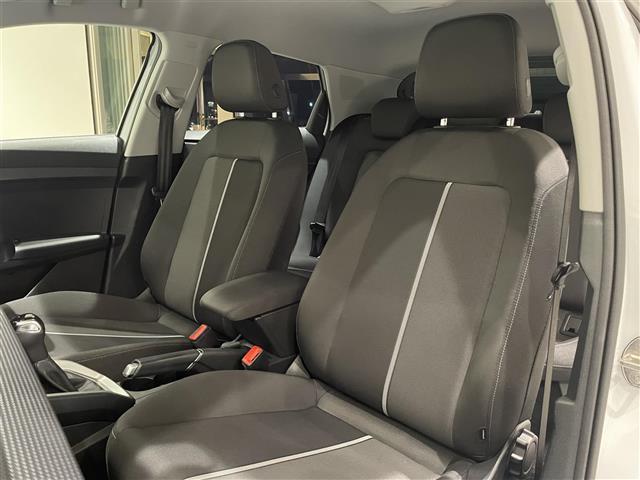 A1スポーツバック 35TFSI アドバンスド コントラストルーフ コンビニエンスPKG アシスタンスPKG ナビゲーションPKG シートヒーター バーチャルコクピット ACC AppleCarPlay AndroidAuto ドラレコ ETC(8枚目)