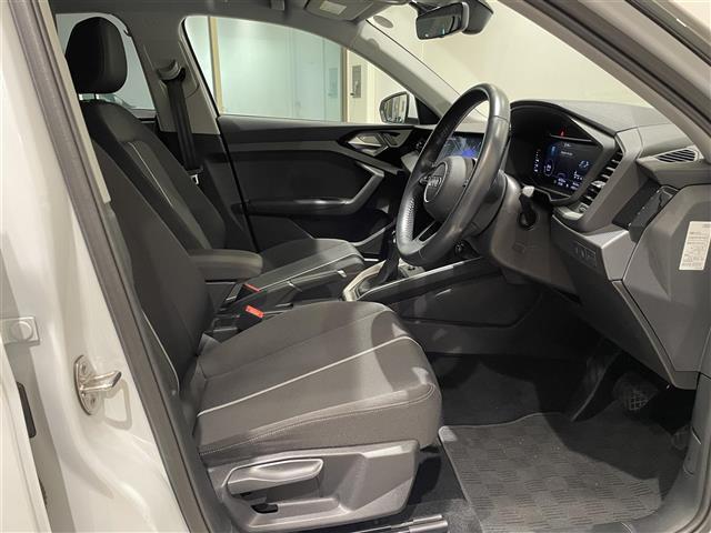A1スポーツバック 35TFSI アドバンスド コントラストルーフ コンビニエンスPKG アシスタンスPKG ナビゲーションPKG シートヒーター バーチャルコクピット ACC AppleCarPlay AndroidAuto ドラレコ ETC(12枚目)