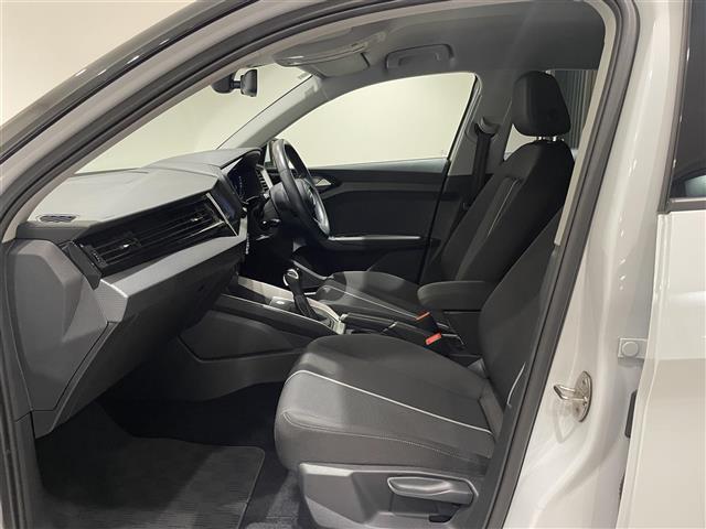 A1スポーツバック 35TFSI アドバンスド コントラストルーフ コンビニエンスPKG アシスタンスPKG ナビゲーションPKG シートヒーター バーチャルコクピット ACC AppleCarPlay AndroidAuto ドラレコ ETC(17枚目)