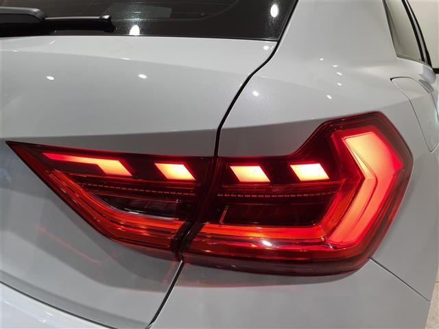 A1スポーツバック 35TFSI アドバンスド コントラストルーフ コンビニエンスPKG アシスタンスPKG ナビゲーションPKG シートヒーター バーチャルコクピット ACC AppleCarPlay AndroidAuto ドラレコ ETC(24枚目)