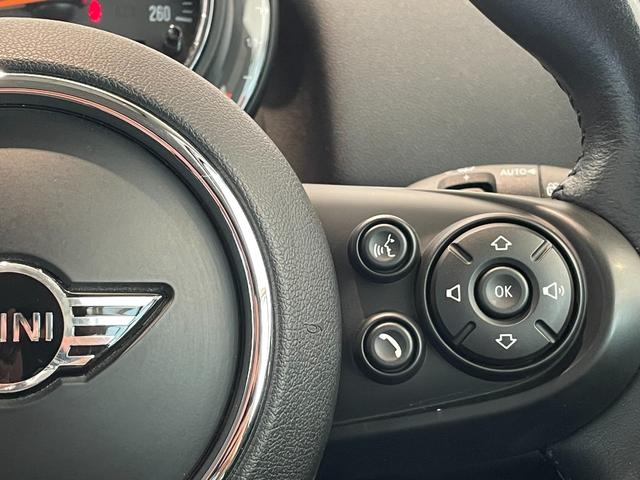 ＭＩＮＩ クーパーＤ　クロスオーバー　ペッパーＰＫＧ　コンフォートアクセス　アダプティブクルーズコントロール　純正ナビ　Ｂｌｕｅｔｏｏｔｈ　バックカメラ　パークディスタンスコントロール　ドライブレコーダー　ＥＴＣ　パワーバックドア（8枚目）