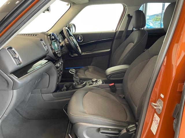 ＭＩＮＩ クーパーＤ　クロスオーバー　ペッパーＰＫＧ　コンフォートアクセス　アダプティブクルーズコントロール　純正ナビ　Ｂｌｕｅｔｏｏｔｈ　バックカメラ　パークディスタンスコントロール　ドライブレコーダー　ＥＴＣ　パワーバックドア（29枚目）