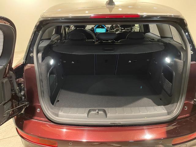 ＭＩＮＩ クーパーＳ　クラブマン　ＭＩＮＩＹｏｕｒｓインテリア・サーフェス　ピュア・バーガンディー・イルミネーテッドレザーチェスターインディゴ・ブルーＳシート　シートＨ　純正ナビ　Ｂｌｕｅｔｏｏｔｈ　バックカメラ　ドラレコ　ＥＴＣ（8枚目）