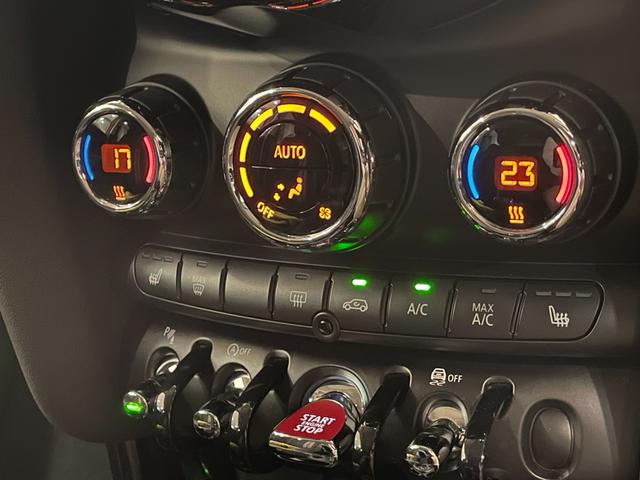ＭＩＮＩ クーパーＳ　ペッパーＰＫＧ　シートヒーター　純正ナビ　バックカメラ　Ｂｌｕｅｔｏｏｔｈ　ＡＣＣ　インテリジェントセーフティ　１７インチアロイホイール　ドライブレコーダー　ミラー型ＥＴＣ　ＬＥＤヘッドライト（17枚目）