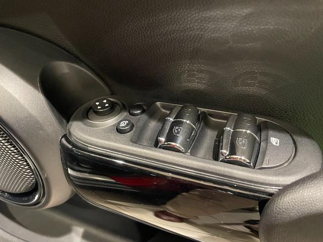 ＭＩＮＩ クーパーＳ　ペッパーＰＫＧ　シートヒーター　純正ナビ　バックカメラ　Ｂｌｕｅｔｏｏｔｈ　ＡＣＣ　インテリジェントセーフティ　１７インチアロイホイール　ドライブレコーダー　ミラー型ＥＴＣ　ＬＥＤヘッドライト（25枚目）