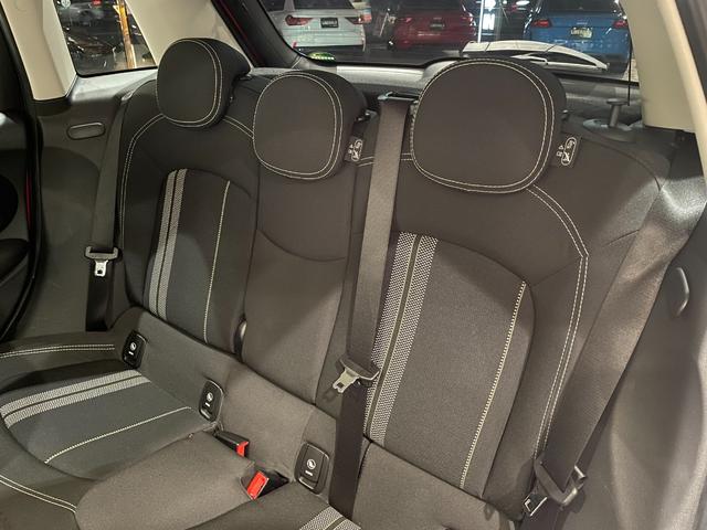 ＭＩＮＩ クーパーＳ　ペッパーＰＫＧ　シートヒーター　純正ナビ　バックカメラ　Ｂｌｕｅｔｏｏｔｈ　ＡＣＣ　インテリジェントセーフティ　１７インチアロイホイール　ドライブレコーダー　ミラー型ＥＴＣ　ＬＥＤヘッドライト（36枚目）