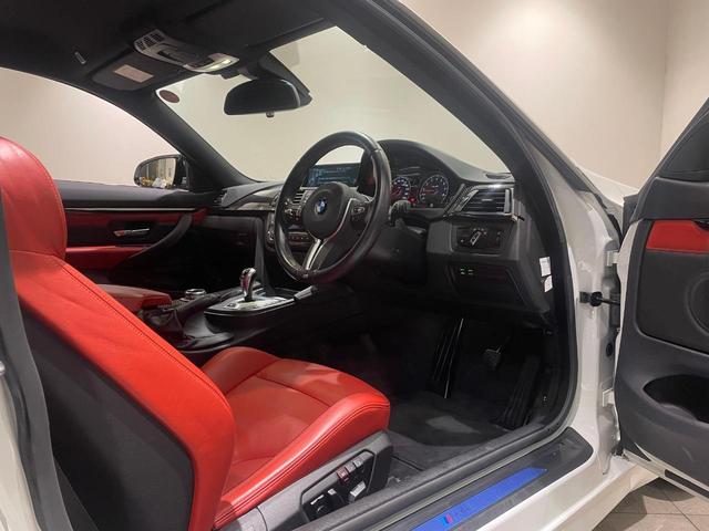 M4クーペ 赤革 19inAW ナビ TV HUD Bluetooth ETC コンフォートアクセス フットトランク インテリジェントセーフティ バックカメラ DVD LED クルーズコントロール シートヒーター(5枚目)