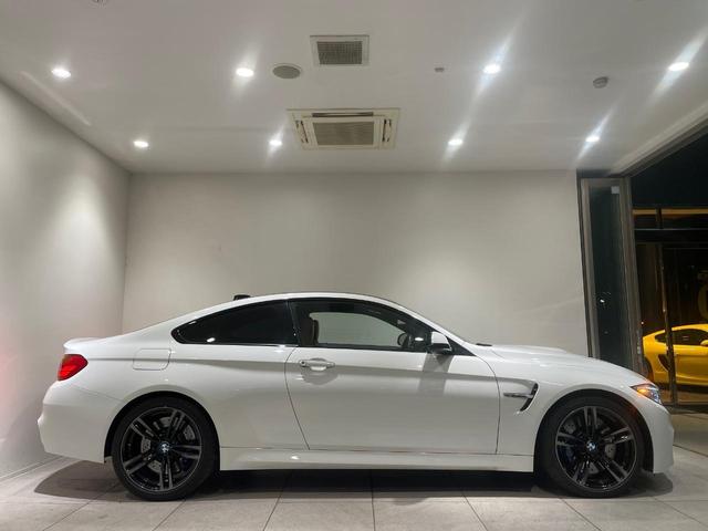 M4クーペ 赤革 19inAW ナビ TV HUD Bluetooth ETC コンフォートアクセス フットトランク インテリジェントセーフティ バックカメラ DVD LED クルーズコントロール シートヒーター(17枚目)