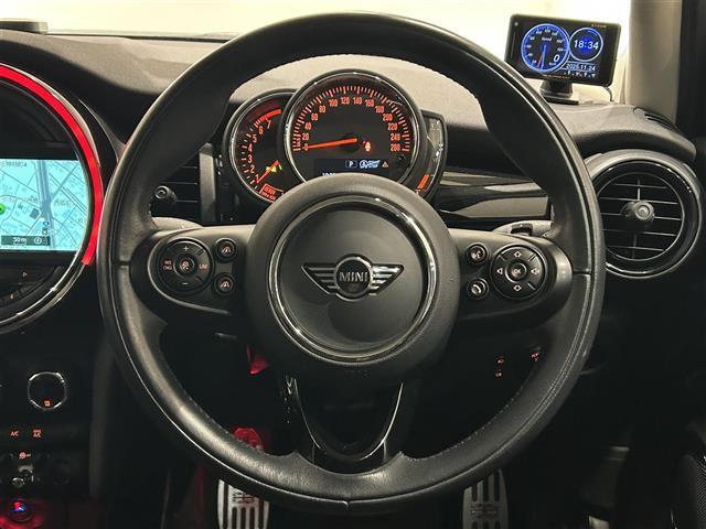 MINI クーパーS ペッパーPKG パーキングアシストPKG ACC インテリジェントセーフティ フルセグテレビ 純正ナビ Bluetooth バックカメラ ユニオンジャックミラーカバー ミラーETC ドライブレコーダー(3枚目)