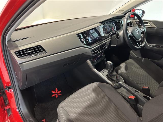 ポロ ＴＳＩコンフォートライン　クルーズコントロール　パークアシスト　純正ナビ　バックカメラ　ＢＳＭ　ＥＴＣ（37枚目）