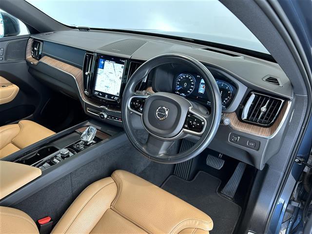 ＸＣ６０ Ｂ５　ＡＷＤ　インスクリプション　パノラマサンルーフ　エレクトロニックスタビリティ・コントロールヒルディセント・コントロール　ハーマンカードン（16枚目）