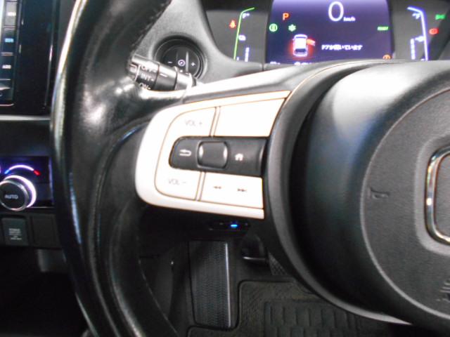 フィット ｅ：ＨＥＶホーム　・ハイブリッド車・ナビ・ＥＴＣ・ＬＥＤヘッドライト・ドライブレコーダー（社外）・横滑り防止装置・障害物センサー・ワンオーナー・禁煙車・ホンダセンシング・アクティブクルーズコントロール　クリソナ　１オナ（9枚目）