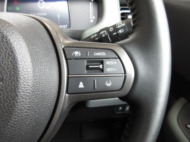 フリード クロスター ・当店デモカー・ナビ・リアカメラ・LEDヘッドライト・ETC・横滑り防止装置・両側電動スライドドア・両席シートヒーター・ブラインドスポットインフォメーション・禁煙車・ドラレコ前後・ホンダセンシング(12枚目)