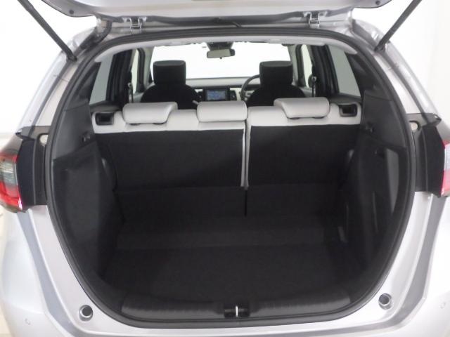 フィット ｅ：ＨＥＶベーシック　・ハイブリッド車・ナビ・リアカメラ・ＥＴＣ・横滑り防止装置・障害物センサー・ＬＥＤヘッドライト・ワンオーナー・禁煙車・ＵＳＢジャック・ホンダセンシング・アクティブクルーズコントロール　ＣＭＢＳ　Ｒカメ（20枚目）