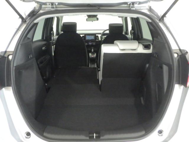 フィット ｅ：ＨＥＶベーシック　・ハイブリッド車・ナビ・リアカメラ・ＥＴＣ・横滑り防止装置・障害物センサー・ＬＥＤヘッドライト・ワンオーナー・禁煙車・ＵＳＢジャック・ホンダセンシング・アクティブクルーズコントロール　ＣＭＢＳ　Ｒカメ（21枚目）