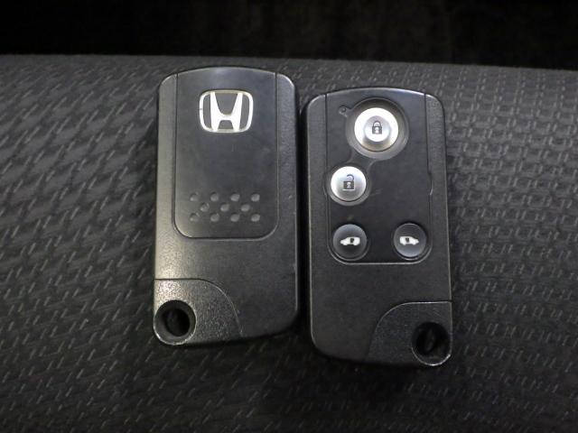 ステップワゴンスパーダ Zインターナビセレクション 3列シート・7人乗り・ウォークスルー・両側電動スライドドア・ナビ・リアカメラ・ETC・ディスチャージヘッドライト・アルミホイール・パドルシフト・クルーズコントロール・ワンオーナー・禁煙車 Rカメラ(13枚目)