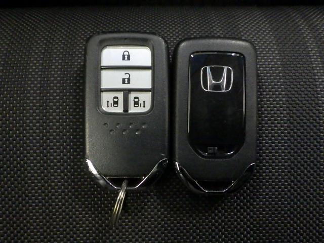 フリード G・ホンダセンシング ・4WD・ナビ・リアカメラ・両側電動スライドドア・横滑り防止装置・ETC・LEDヘッドライト・3列シート・6人乗り・ウオークスルー・両席シートヒーター・ホンダセンシング・アクティブクルーズコントロール(14枚目)