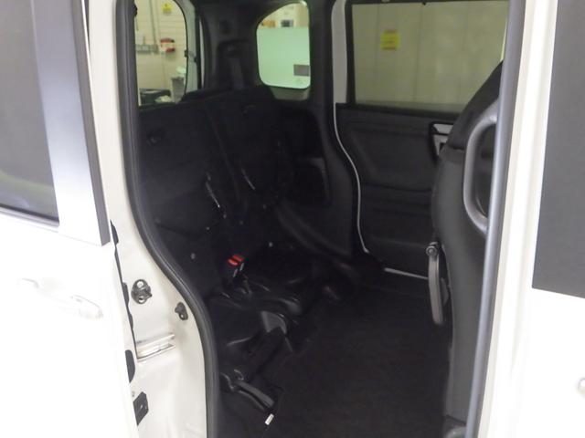 座面を跳ね上げれば、後席が背の高い空間に◎アイデア次第で使い方が広がります♪