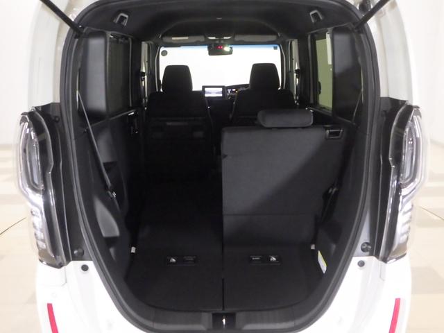 荷物によって片側のみシートを倒して使うことも出来ます！