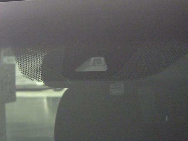 ステップワゴン Ｇ　・ワクワクゲート・８人乗り・２列目ベンチシート・ナビ（純正）・ルーフモニター・リアカメラ・両側電動スライドドア・ＬＥＤヘッドライト・ＥＴＣ・横滑り防止装置・ホンダセンシング・クルーズコントロール　禁煙（11枚目）