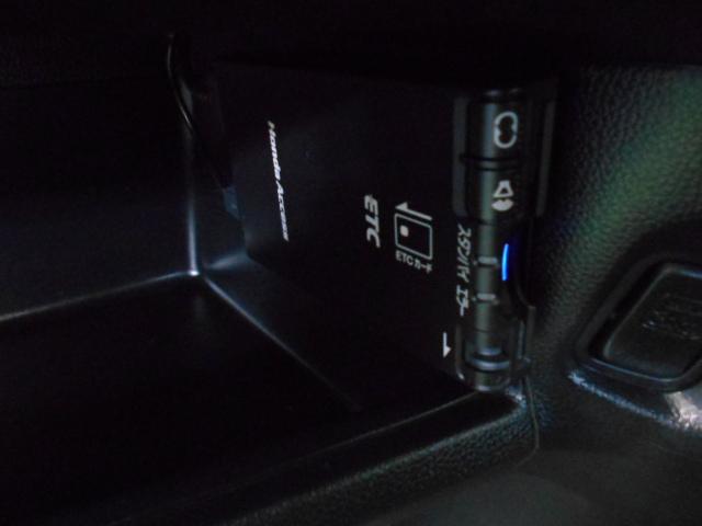 N-ONE プレミアム・Lパッケージ ・ナビ・ETC・ドライブレコーダー・リアカメラ・ディスチャージヘッドライト・アルミホイール・ベンチシート ECONモード 両席エアバック フルオートエアコン スマートキ- セキュリティー フルセグ(6枚目)