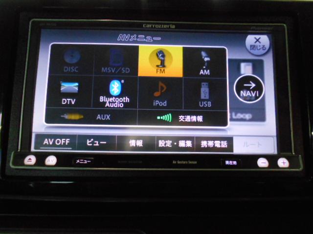 N-ONE プレミアム・Lパッケージ ・ナビ・ETC・ドライブレコーダー・リアカメラ・ディスチャージヘッドライト・アルミホイール・ベンチシート ECONモード 両席エアバック フルオートエアコン スマートキ- セキュリティー フルセグ(7枚目)