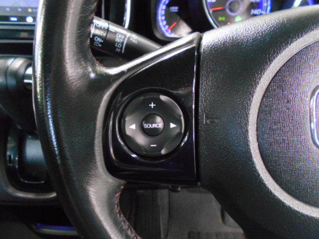 N-ONE プレミアム・Lパッケージ ・ナビ・ETC・ドライブレコーダー・リアカメラ・ディスチャージヘッドライト・アルミホイール・ベンチシート ECONモード 両席エアバック フルオートエアコン スマートキ- セキュリティー フルセグ(8枚目)