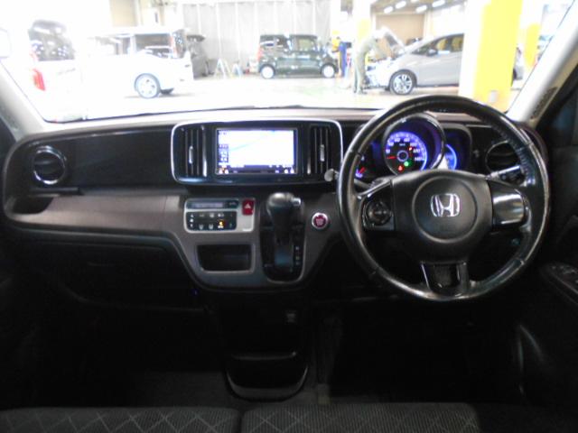 N-ONE プレミアム・Lパッケージ ・ナビ・ETC・ドライブレコーダー・リアカメラ・ディスチャージヘッドライト・アルミホイール・ベンチシート ECONモード 両席エアバック フルオートエアコン スマートキ- セキュリティー フルセグ(11枚目)