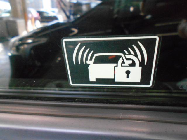 N-ONE プレミアム・Lパッケージ ・ナビ・ETC・ドライブレコーダー・リアカメラ・ディスチャージヘッドライト・アルミホイール・ベンチシート ECONモード 両席エアバック フルオートエアコン スマートキ- セキュリティー フルセグ(14枚目)