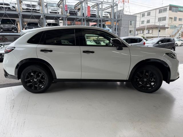 ZR-V e:HEVZ特別仕様車ブラックスタイル 当店元試乗車・Zブラックスタイル・プラチナホワイトパール・本革電動シート・全周囲カメラ・コネクトナビ・BOSEプレミアムオーディオ・シートヒーター・ドラレコ装備・LEDヘッドライト・ホンダセンシング(5枚目)