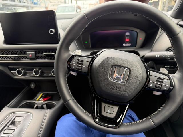ZR-V e:HEVZ特別仕様車ブラックスタイル 当店元試乗車・Zブラックスタイル・プラチナホワイトパール・本革電動シート・全周囲カメラ・コネクトナビ・BOSEプレミアムオーディオ・シートヒーター・ドラレコ装備・LEDヘッドライト・ホンダセンシング(13枚目)