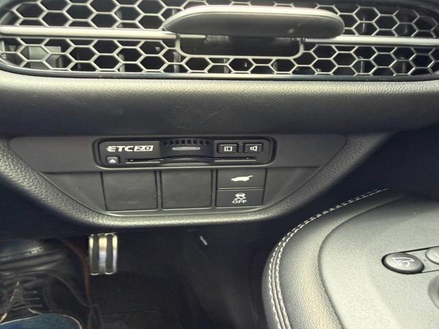 ZR-V e:HEVZ特別仕様車ブラックスタイル 当店元試乗車・Zブラックスタイル・プラチナホワイトパール・本革電動シート・全周囲カメラ・コネクトナビ・BOSEプレミアムオーディオ・シートヒーター・ドラレコ装備・LEDヘッドライト・ホンダセンシング(17枚目)