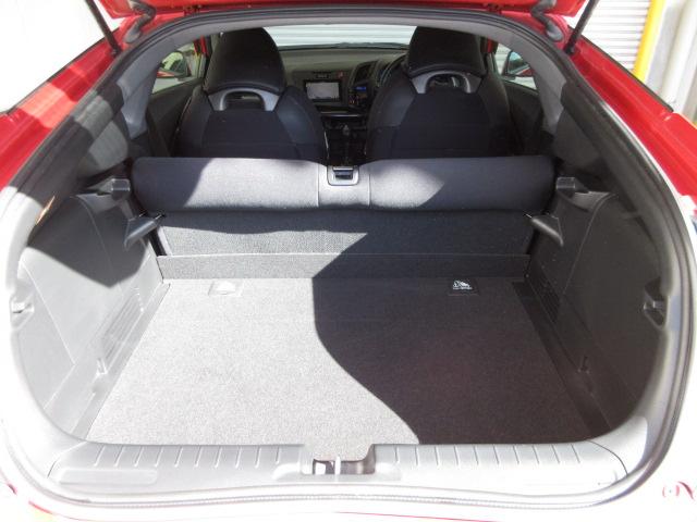 CR-Z αマスターレーベル 禁煙車・ミラノレッド・社外ナビ・リヤカメラ・αマスターレーベル・アルミホイール・HIDヘッドライト・ Bカメラ ナビ・TV スマキー オートクルーズ フルセグ USB アイストップ キーフリーシステム(15枚目)
