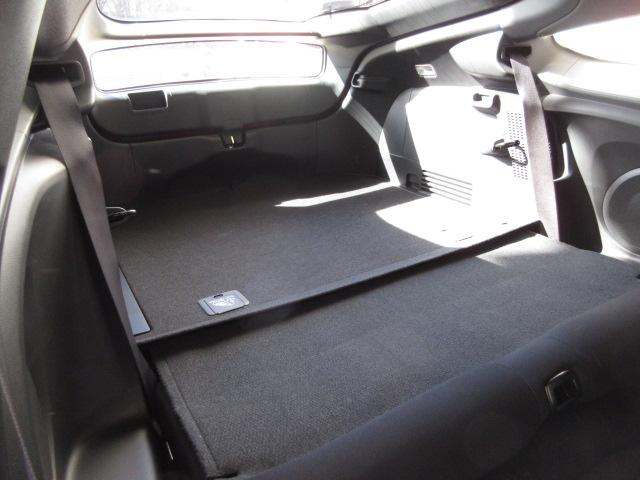 CR-Z αマスターレーベル 禁煙車・ミラノレッド・社外ナビ・リヤカメラ・αマスターレーベル・アルミホイール・HIDヘッドライト・ Bカメラ ナビ・TV スマキー オートクルーズ フルセグ USB アイストップ キーフリーシステム(16枚目)